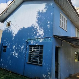 Casa com 120m², 4 dormitórios, 2 vagas, no bairro São Luiz em Caxias do Sul para Comprar