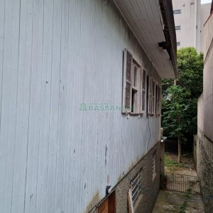 Casa com 180m², 3 dormitórios, 1 vaga, no bairro Panazzolo em Caxias do Sul para Comprar