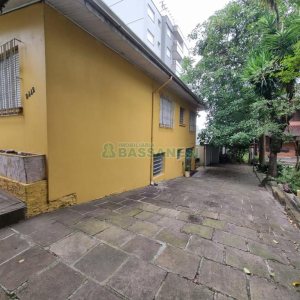 Casa com 200m², 3 dormitórios, 2 vagas, no bairro Pio X em Caxias do Sul para Comprar