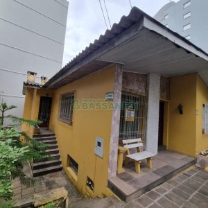Casa com 200m², 3 dormitórios, 2 vagas, no bairro Pio X em Caxias do Sul para Comprar