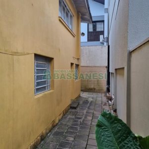 Casa com 200m², 3 dormitórios, 2 vagas, no bairro Pio X em Caxias do Sul para Comprar