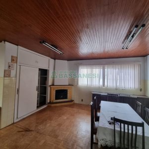 Casa com 200m², 3 dormitórios, 2 vagas, no bairro Pio X em Caxias do Sul para Comprar
