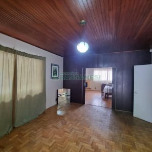 Casa com 200m², 3 dormitórios, 2 vagas, no bairro Pio X em Caxias do Sul para Comprar