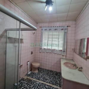 Casa com 200m², 3 dormitórios, 2 vagas, no bairro Pio X em Caxias do Sul para Comprar