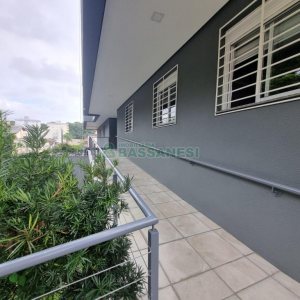 Apto Mobiliado com 68m², 2 dormitórios, 1 vaga, no bairro Nossa Senhora da Saúde em Caxias do Sul para Alugar