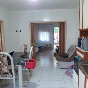 Casa com 110m², 3 dormitórios, 1 vaga, no bairro Cristo Redentor em Caxias do Sul para Comprar