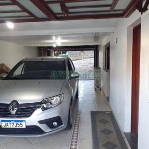 Casa com 110m², 3 dormitórios, 1 vaga, no bairro Cristo Redentor em Caxias do Sul para Comprar