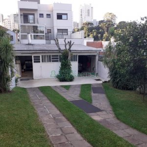 Casa com 110m², 3 dormitórios, 1 vaga, no bairro Cristo Redentor em Caxias do Sul para Comprar