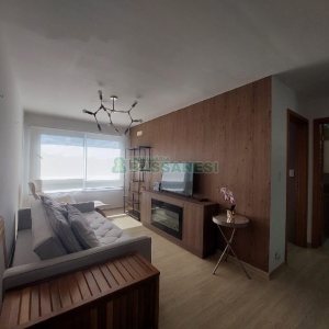 Apto Mobiliado com 47m², 1 dormitório, 1 vaga, no bairro Madureira em Caxias do Sul para Alugar