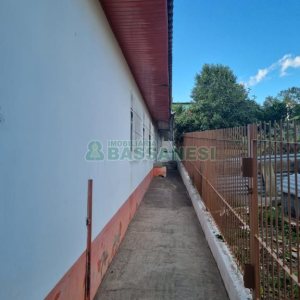Casa com 192m², 3 dormitórios, 4 vagas, no bairro Desvio Rizzo em Caxias do Sul para Comprar