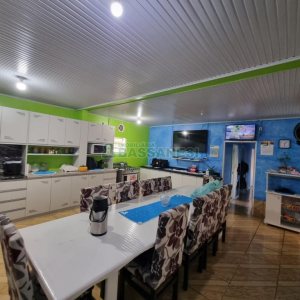 Casa com 192m², 3 dormitórios, 4 vagas, no bairro Desvio Rizzo em Caxias do Sul para Comprar