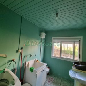 Casa com 192m², 3 dormitórios, 4 vagas, no bairro Desvio Rizzo em Caxias do Sul para Comprar