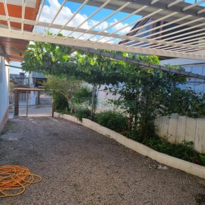 Casa com 192m², 3 dormitórios, 4 vagas, no bairro Desvio Rizzo em Caxias do Sul para Comprar