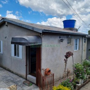 Casa com 118m², 4 dormitórios, no bairro Kayser em Caxias do Sul para Comprar