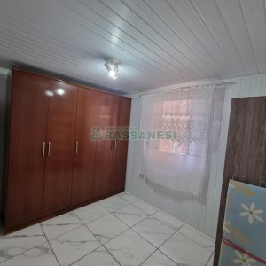 Casa com 118m², 4 dormitórios, no bairro Kayser em Caxias do Sul para Comprar