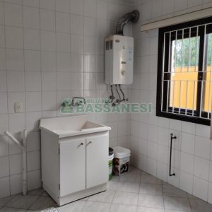Casa com 132m², 3 dormitórios, 2 vagas, no bairro Desvio Rizzo em Caxias do Sul para Comprar