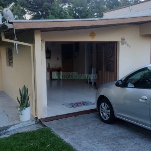 Casa com 116m², 3 dormitórios, 2 vagas, no bairro Vinhedos em Caxias do Sul para Comprar