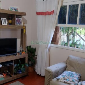 Casa com 116m², 3 dormitórios, 2 vagas, no bairro Vinhedos em Caxias do Sul para Comprar