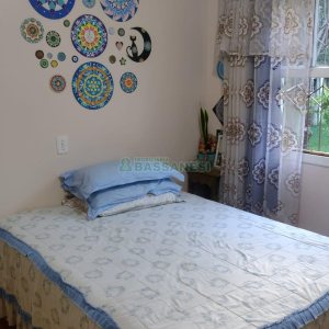 Casa com 116m², 3 dormitórios, 2 vagas, no bairro Vinhedos em Caxias do Sul para Comprar