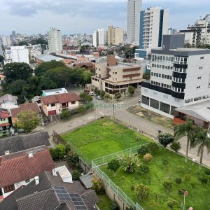 Terreno com 336m², no bairro Panazzolo em Caxias do Sul para Comprar