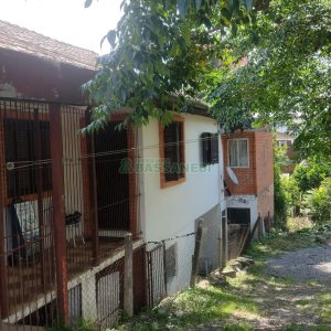 Casa com 900m², 3 dormitórios, 1 vaga, no bairro Desvio Rizzo em Caxias do Sul para Comprar