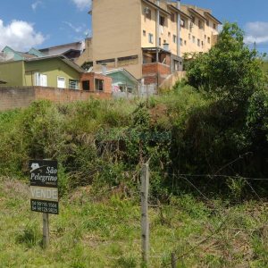 Terreno com 360m², no bairro Industrial em Caxias do Sul para Comprar