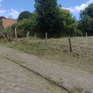 Terreno com 360m², no bairro Charqueadas em Caxias do Sul para Comprar