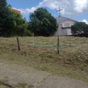Terreno com 360m², no bairro Charqueadas em Caxias do Sul para Comprar