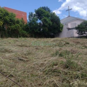 Terreno com 360m², no bairro Charqueadas em Caxias do Sul para Comprar
