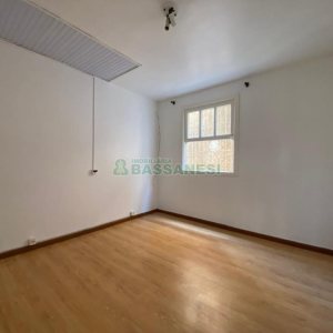 Casa com 161m², 4 dormitórios, 2 vagas, no bairro Rio Branco em Caxias do Sul para Comprar