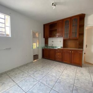Casa com 161m², 4 dormitórios, 2 vagas, no bairro Rio Branco em Caxias do Sul para Comprar