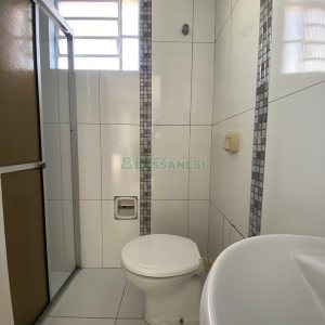 Casa com 161m², 4 dormitórios, 2 vagas, no bairro Rio Branco em Caxias do Sul para Comprar