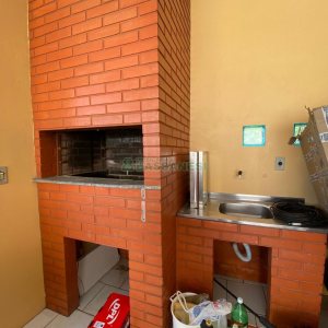 Casa com 161m², 4 dormitórios, 2 vagas, no bairro Rio Branco em Caxias do Sul para Comprar