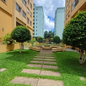 Apartamento com 72m², 2 dormitórios, 1 vaga, no bairro Lourdes em Caxias do Sul para Comprar