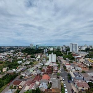 Apartamento com 55m², 2 dormitórios, 2 vagas, no bairro Panazzolo em Caxias do Sul para Comprar