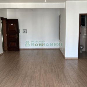Sala com 50m², no bairro Centro em Caxias do Sul para Alugar