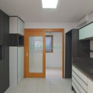 Apartamento com 175m², 3 dormitórios, 2 vagas, no bairro Villagio Iguatemi em Caxias do Sul para Comprar