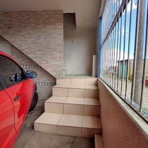 Casa com 162m², 3 dormitórios, 2 vagas, no bairro Rio Branco em Caxias do Sul para Comprar