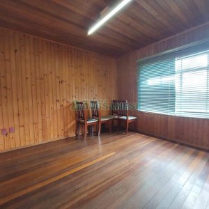 Casa com 162m², 3 dormitórios, 2 vagas, no bairro Rio Branco em Caxias do Sul para Comprar