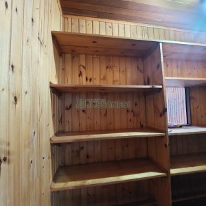 Casa com 162m², 3 dormitórios, 2 vagas, no bairro Rio Branco em Caxias do Sul para Comprar