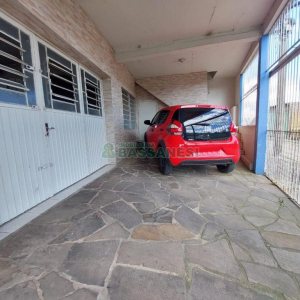 Casa com 162m², 3 dormitórios, 2 vagas, no bairro Rio Branco em Caxias do Sul para Comprar