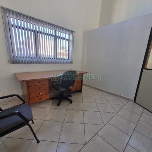 Loja com 240m², no bairro Rio Branco em Caxias do Sul para Alugar