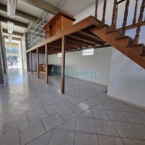Loja com 240m², no bairro Rio Branco em Caxias do Sul para Alugar