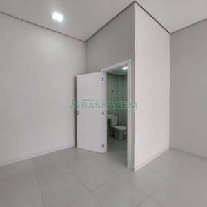 Loja com 50m², 1 vaga, no bairro Cruzeiro em Caxias do Sul para Alugar ou Comprar