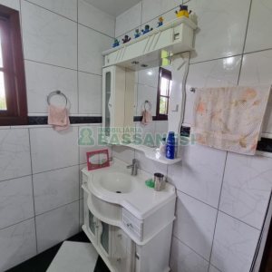 Casa com 194m², 3 dormitórios, 2 vagas, no bairro São Caetano em Caxias do Sul para Comprar