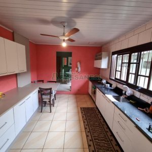 Casa com 185m², 3 dormitórios, 1 vaga, no bairro Bom Pastor em Caxias do Sul para Comprar