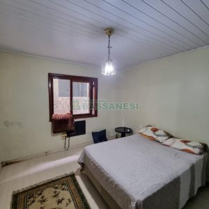 Casa com 185m², 3 dormitórios, 1 vaga, no bairro Bom Pastor em Caxias do Sul para Comprar