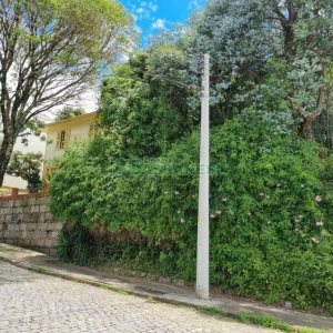 Terreno com 336m², no bairro Cinqüentenário em Caxias do Sul para Comprar