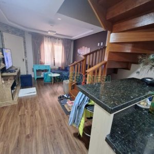 Sobrado com 104m², 3 dormitórios, 1 vaga, no bairro Vila Verde em Caxias do Sul para Comprar