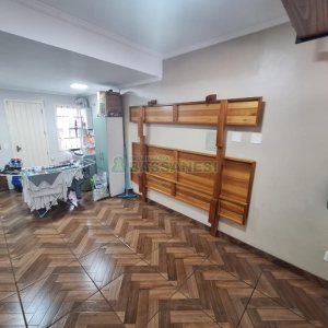 Sobrado com 104m², 3 dormitórios, 1 vaga, no bairro Vila Verde em Caxias do Sul para Comprar